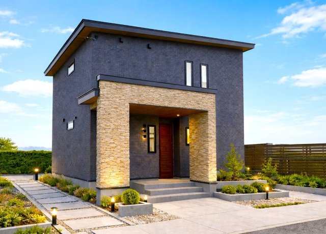 釧路市　吹き抜けと和室のあるモデルハウス