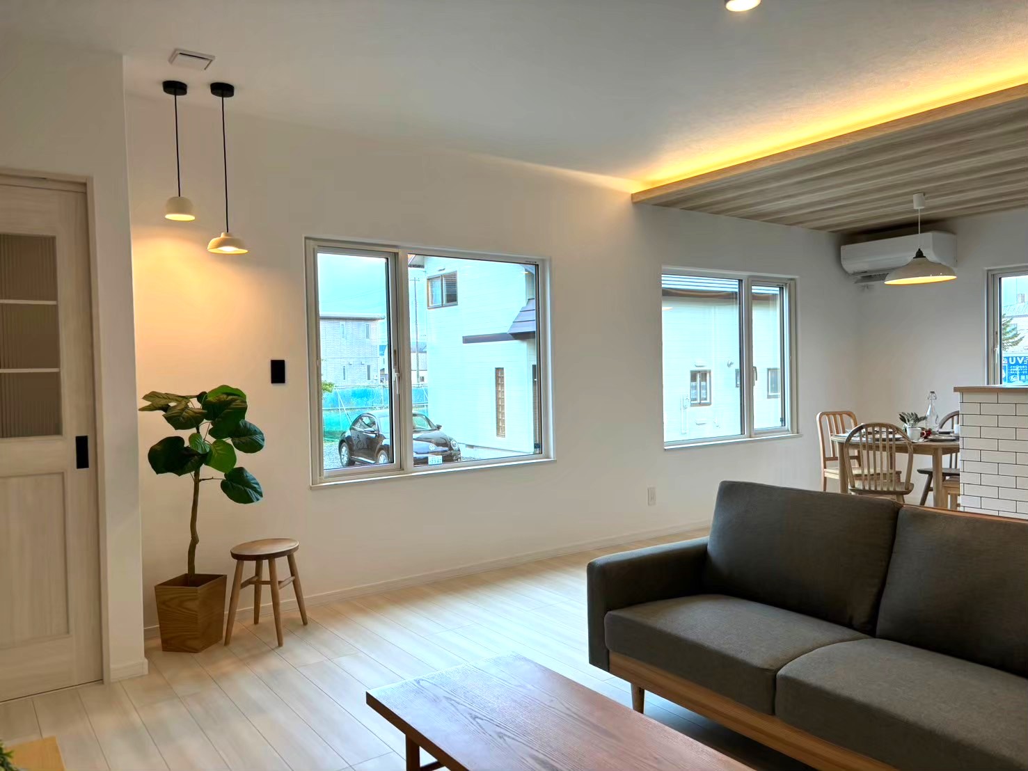 リノベーションで実現させた高い天井とナチュラル感にあふれた平屋住まい